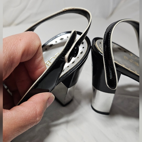 BCBG women's shoes - Picture 3 of 7